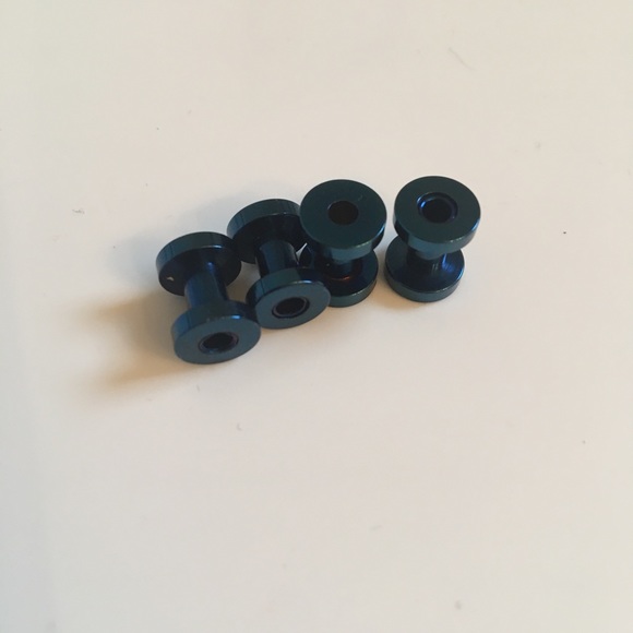 FREE W PURCHASE✨BNIP 8g Stretchers-Hypoallergenic - Picture 1 of 2